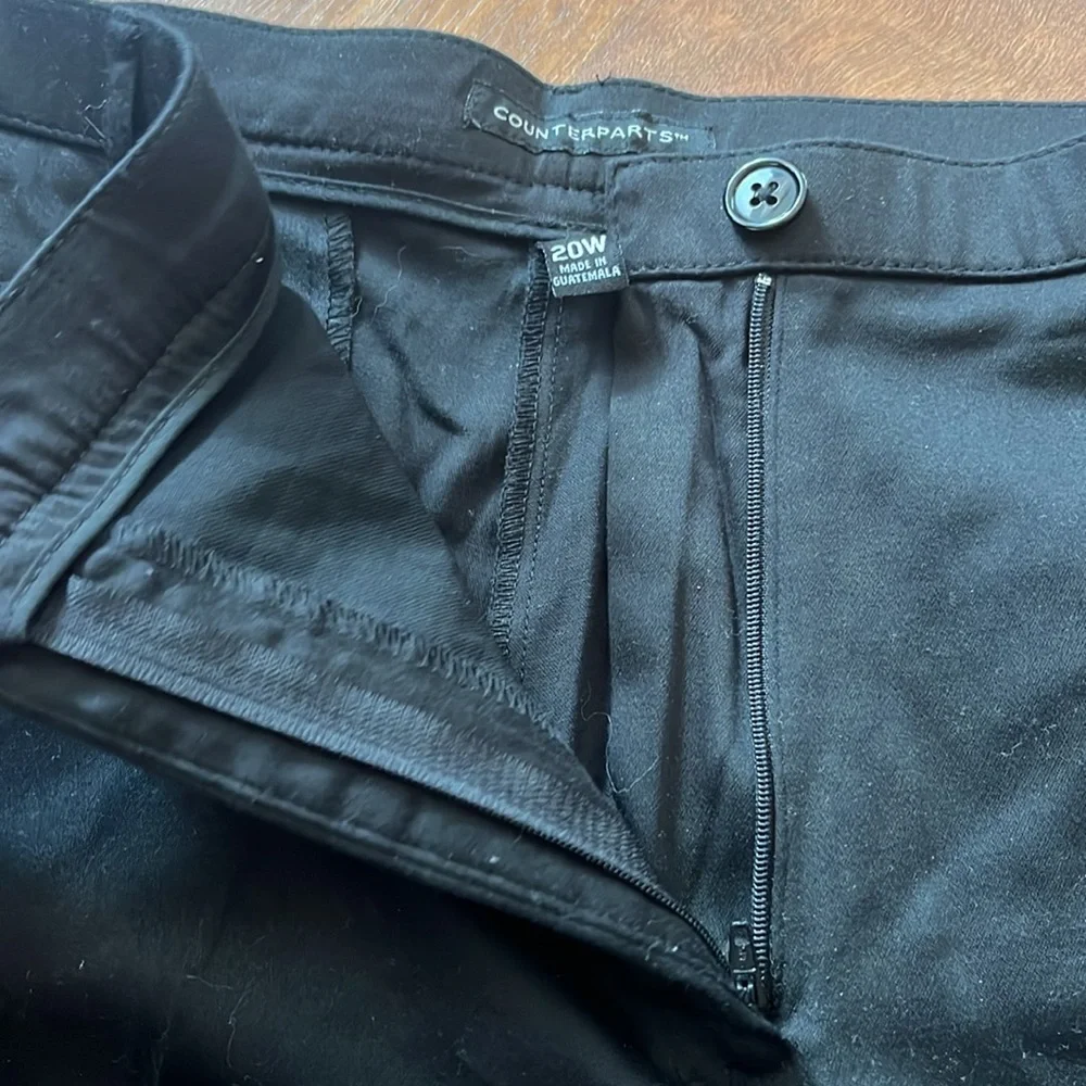 New Counterparts black capris - Picture 4 of 16